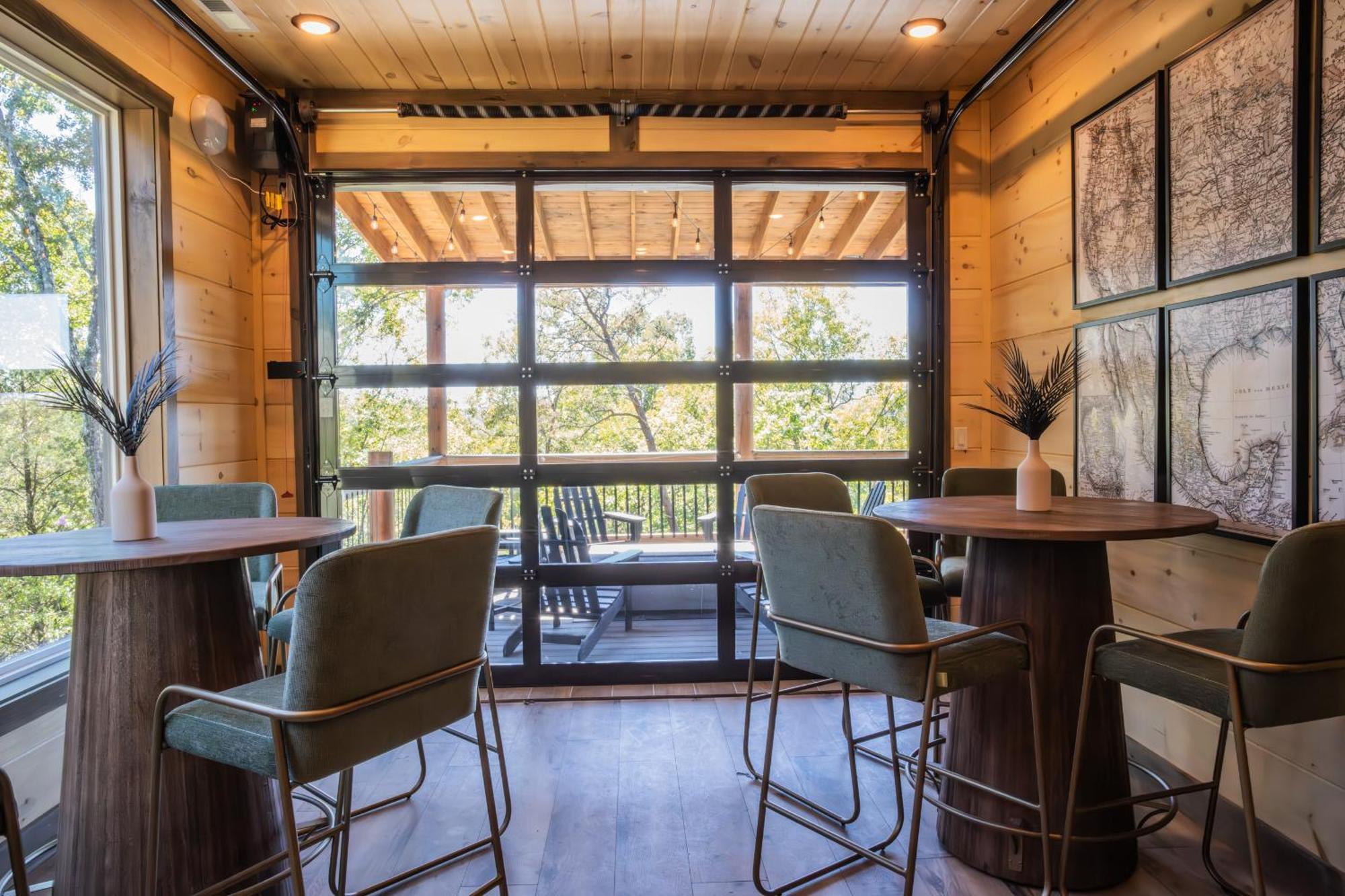 Luxury 12-Bedroom Cabin With Indoor Pool, Hot Tub & Movie Theater, Sleeps 36 Sevierville Luaran gambar