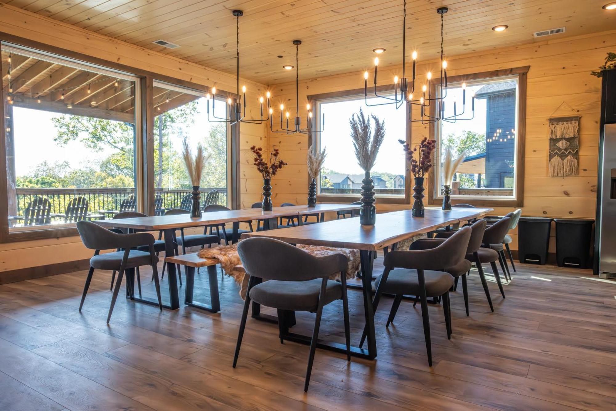 Luxury 12-Bedroom Cabin With Indoor Pool, Hot Tub & Movie Theater, Sleeps 36 Sevierville Luaran gambar