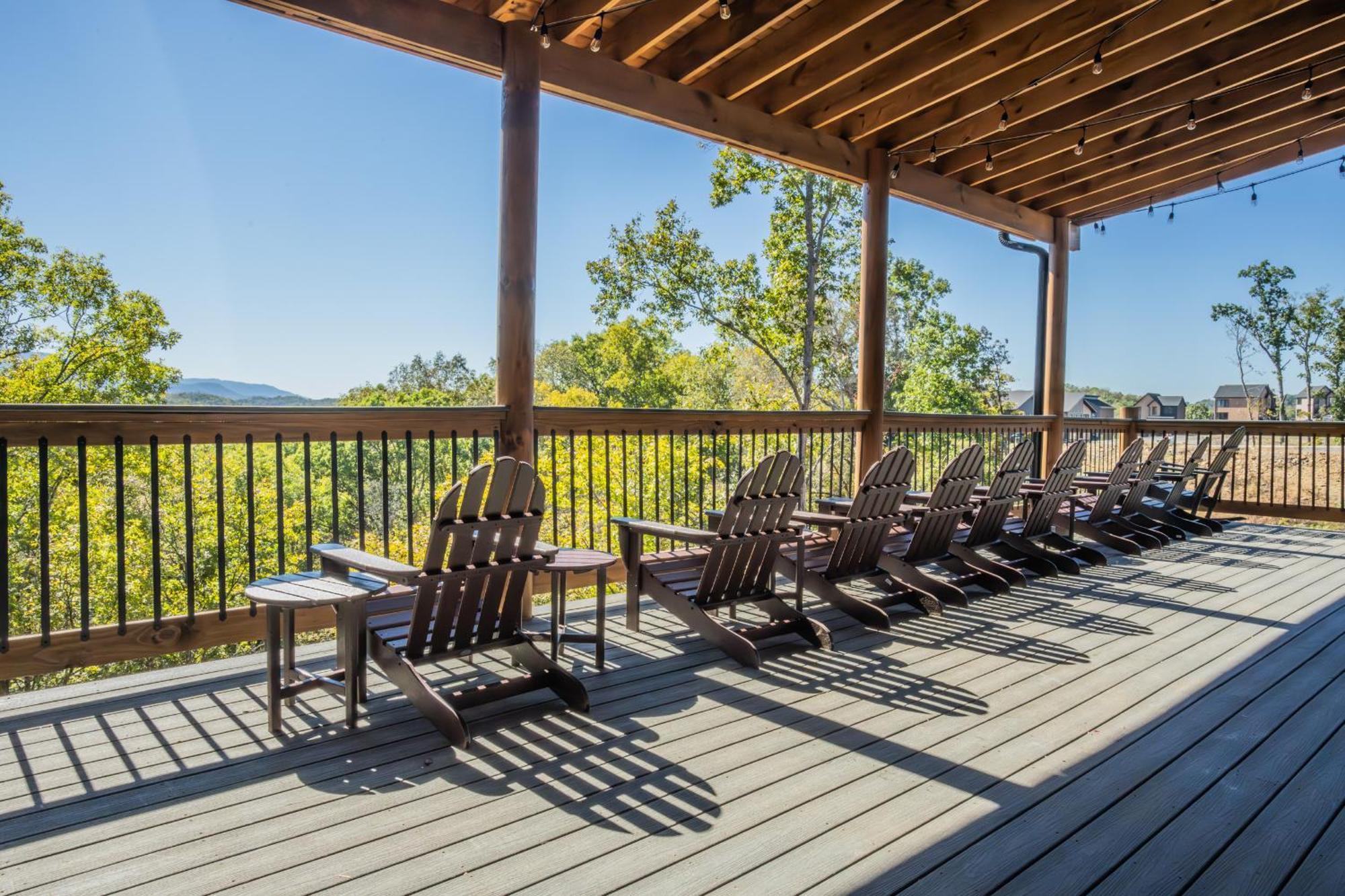 Luxury 12-Bedroom Cabin With Indoor Pool, Hot Tub & Movie Theater, Sleeps 36 Sevierville Luaran gambar