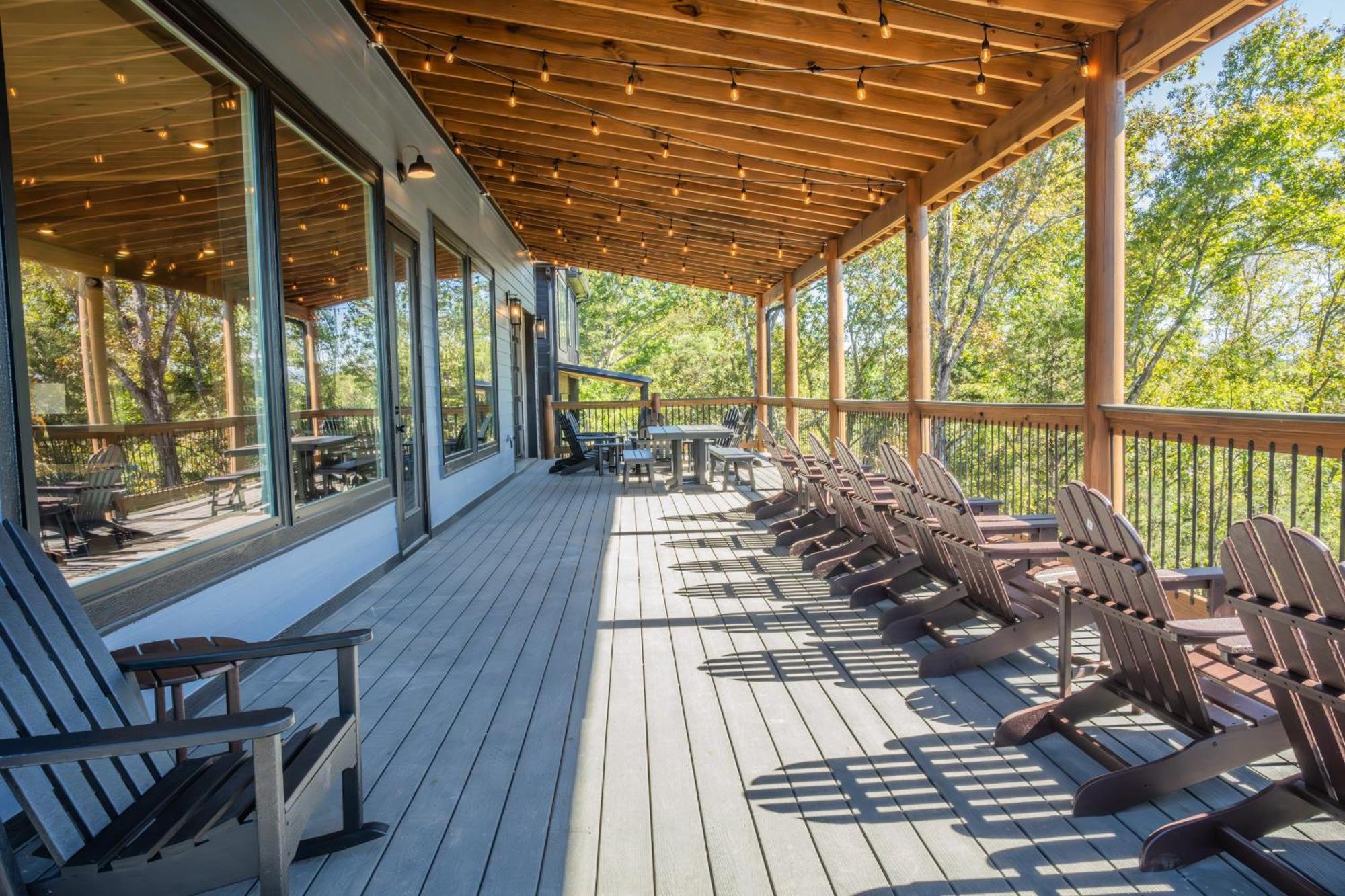 Luxury 12-Bedroom Cabin With Indoor Pool, Hot Tub & Movie Theater, Sleeps 36 Sevierville Luaran gambar