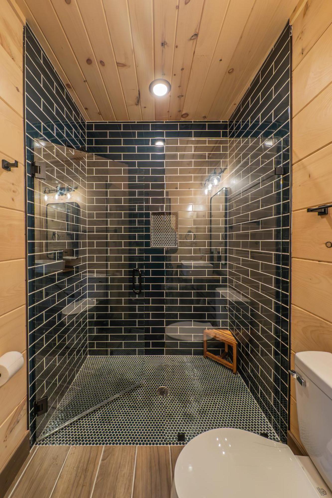 Luxury 12-Bedroom Cabin With Indoor Pool, Hot Tub & Movie Theater, Sleeps 36 Sevierville Luaran gambar