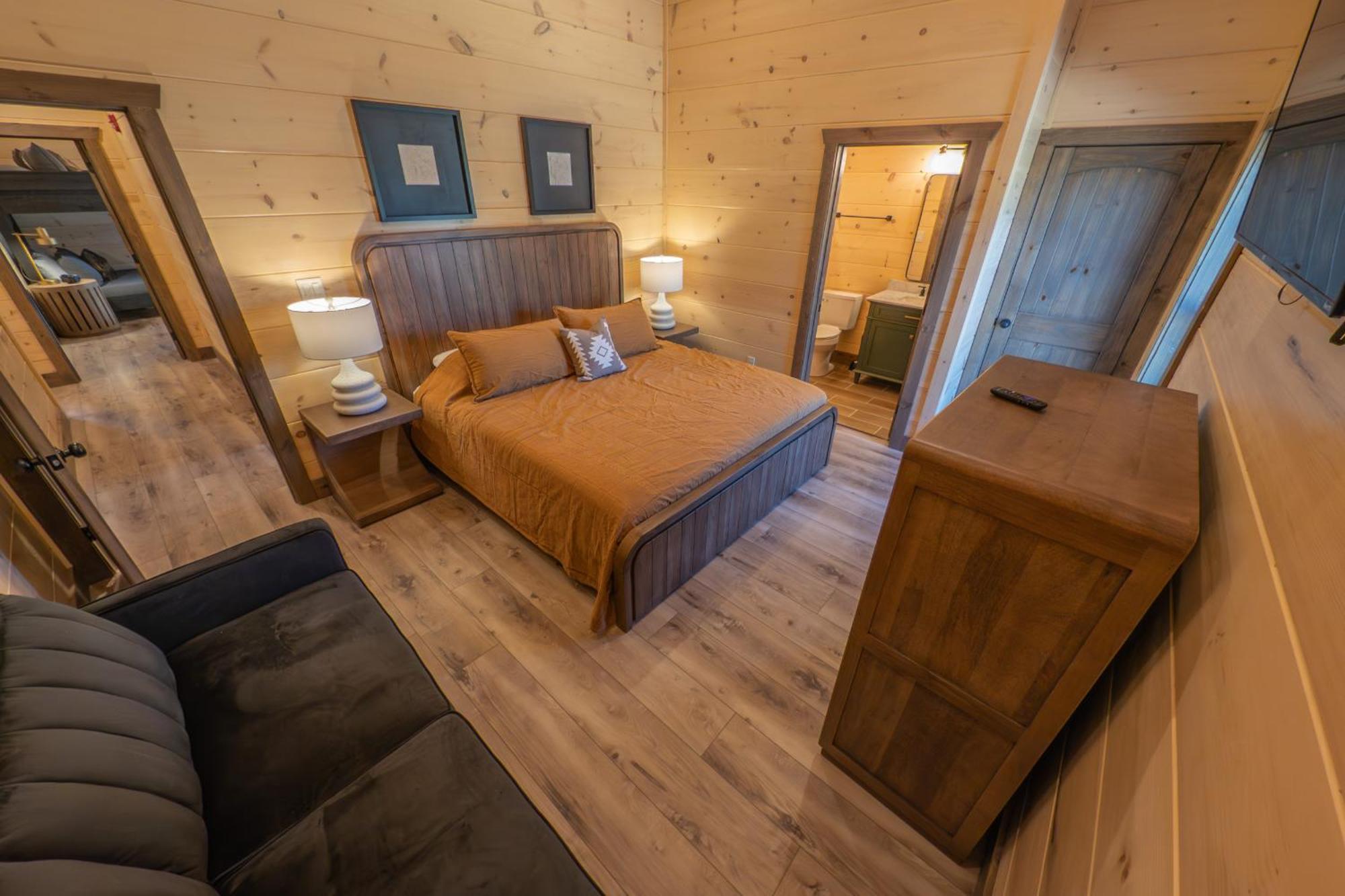 Luxury 12-Bedroom Cabin With Indoor Pool, Hot Tub & Movie Theater, Sleeps 36 Sevierville Luaran gambar