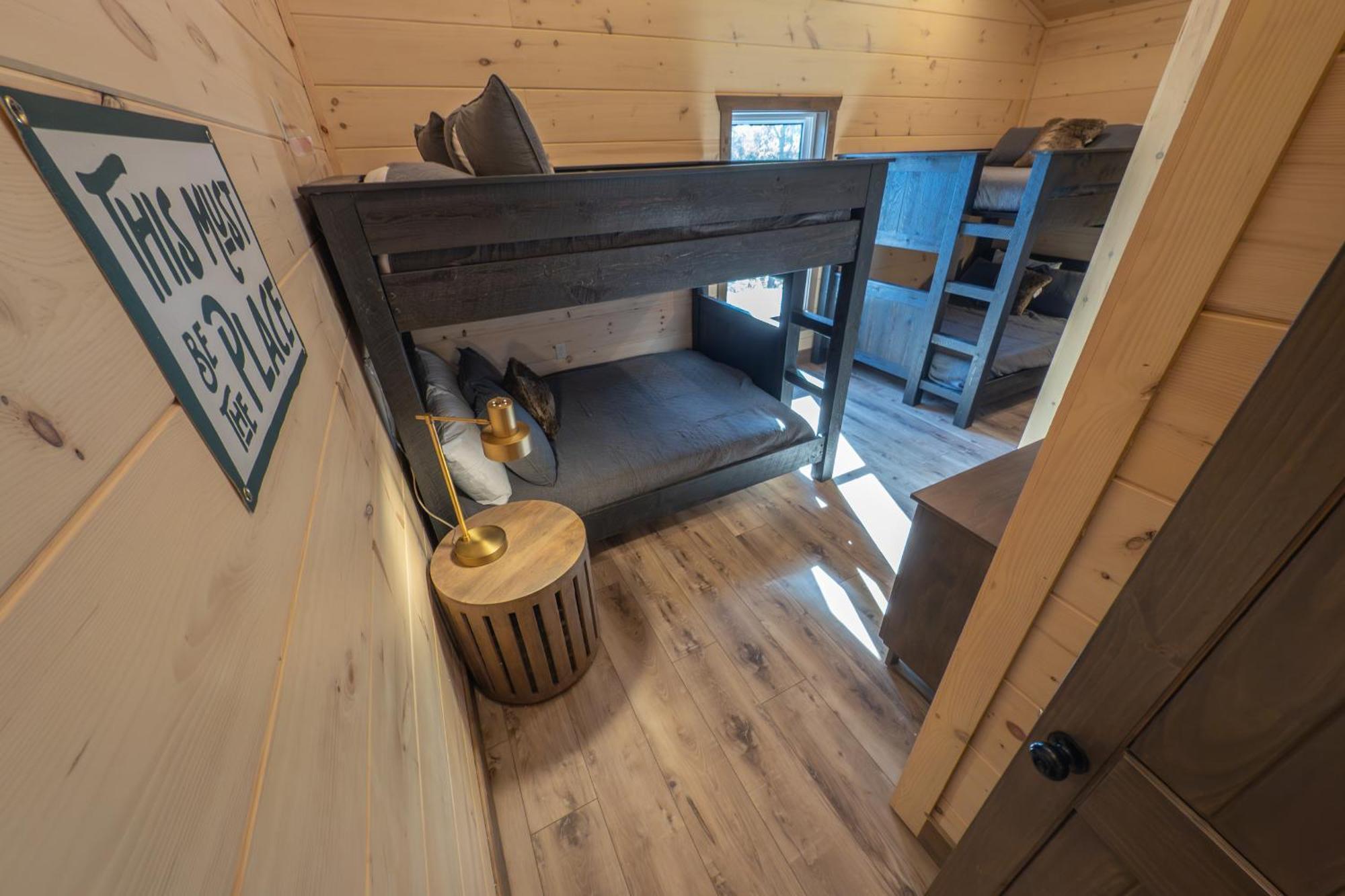 Luxury 12-Bedroom Cabin With Indoor Pool, Hot Tub & Movie Theater, Sleeps 36 Sevierville Luaran gambar