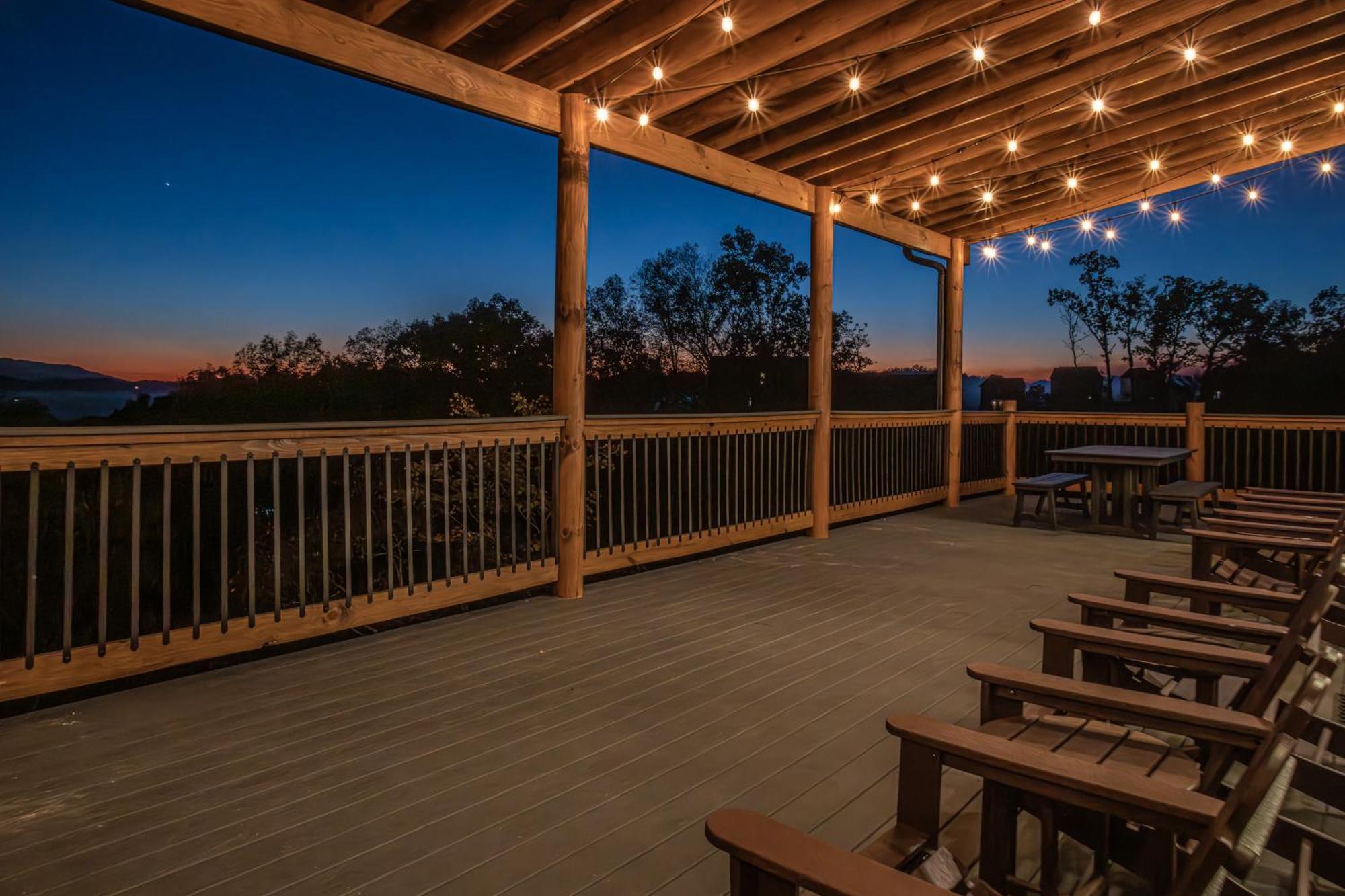 Luxury 12-Bedroom Cabin With Indoor Pool, Hot Tub & Movie Theater, Sleeps 36 Sevierville Luaran gambar